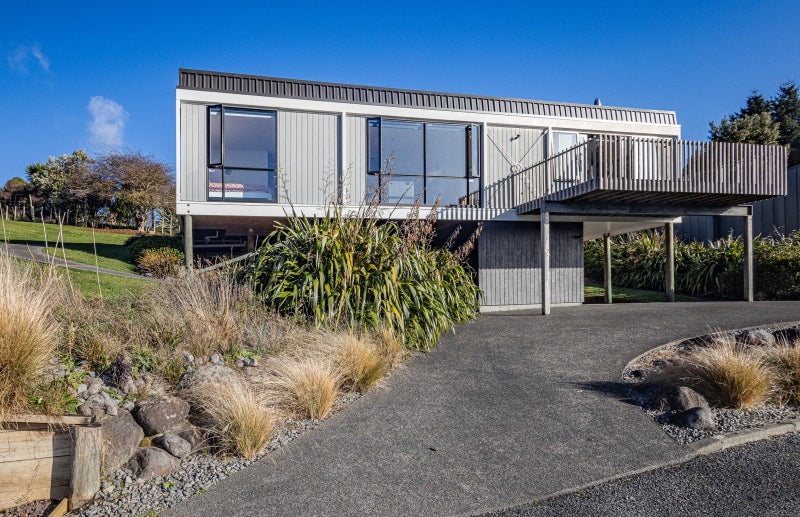 7 Huia Rise, Ohakune - Carousel 1