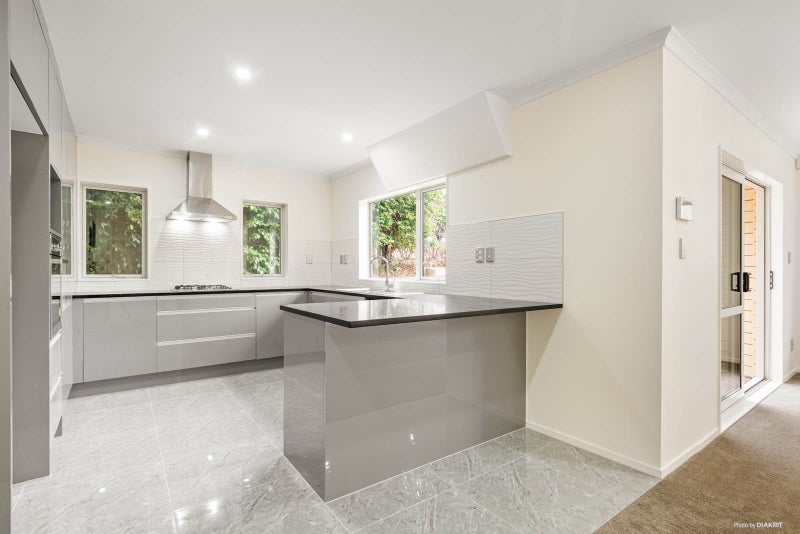 586B Massey Road, Mangere, Auckland - Carousel 2