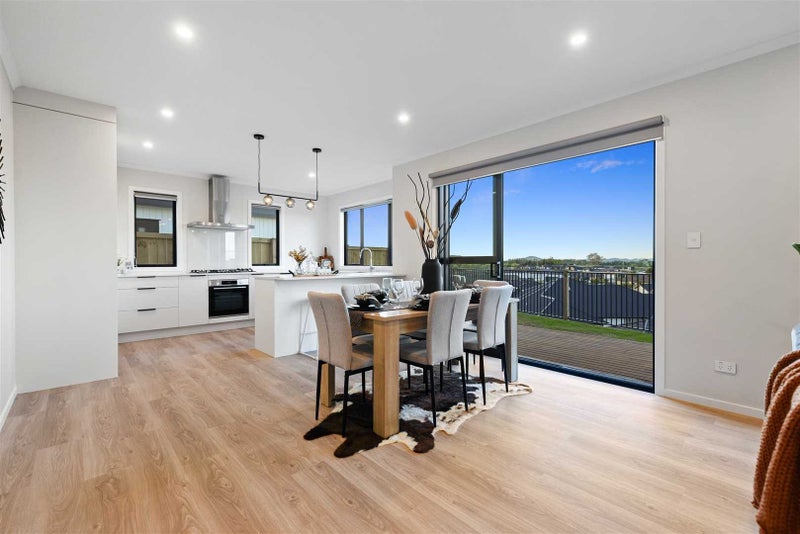 1/40 Rose Berry Crescent, Flagstaff, Hamilton - Carousel 1
