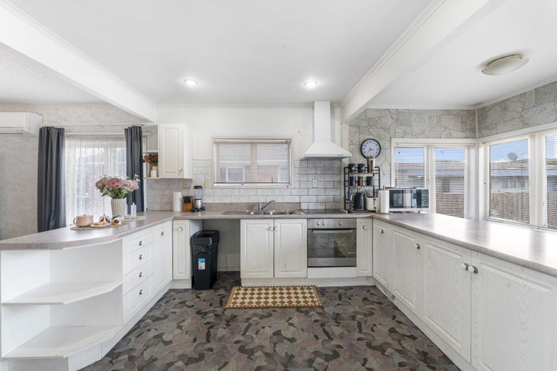 28 Atkinson Avenue, Papatoetoe, Auckland - Carousel 2