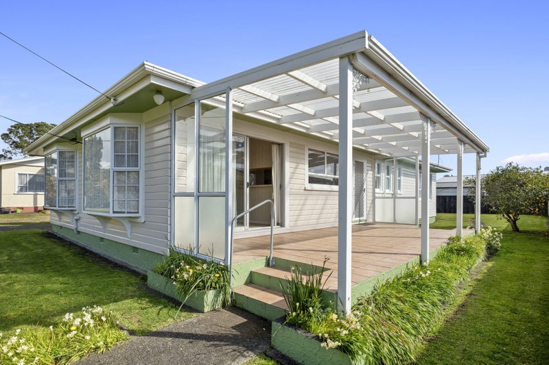 42 Queens Road, Glen Avon, New Plymouth - Carousel 2
