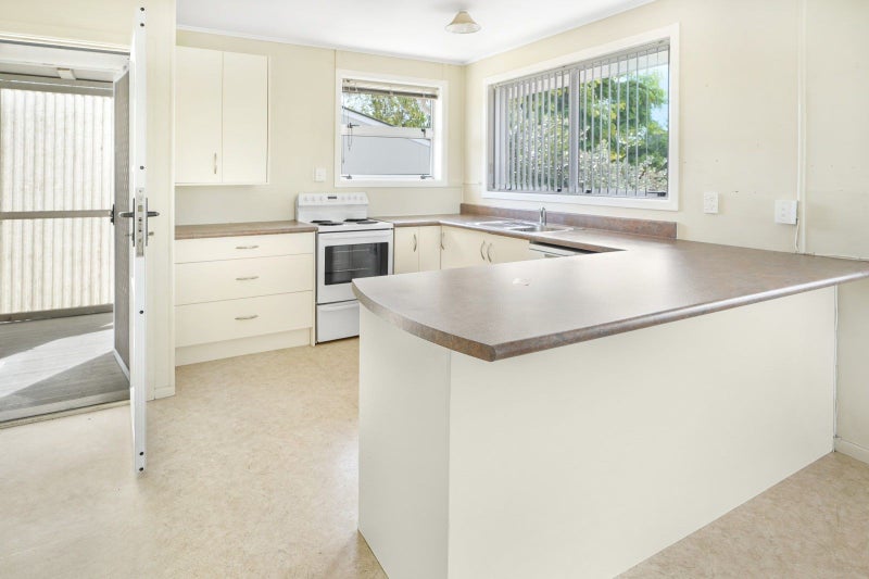 13 Beech Crescent, Hillcrest, Hamilton - Carousel 2