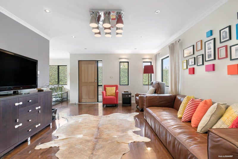 32A Holland Avenue, Point England, Auckland - Carousel 2