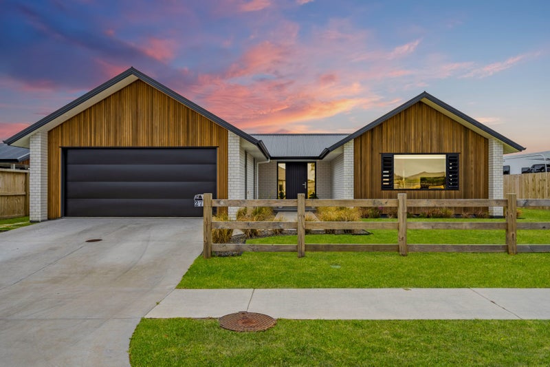 27 St Michael Crescent, One Tree Point - Carousel 38