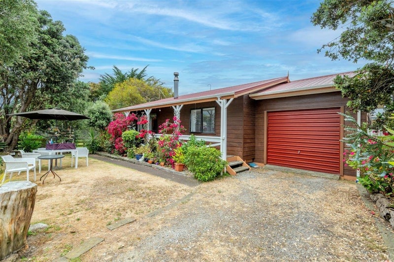 30B Rangihiroa Street, Waikanae Beach, Waikanae - Carousel 1