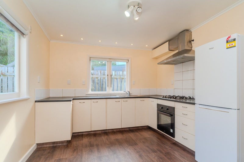 51 Tauhinu Road, Miramar, Wellington - Carousel 2