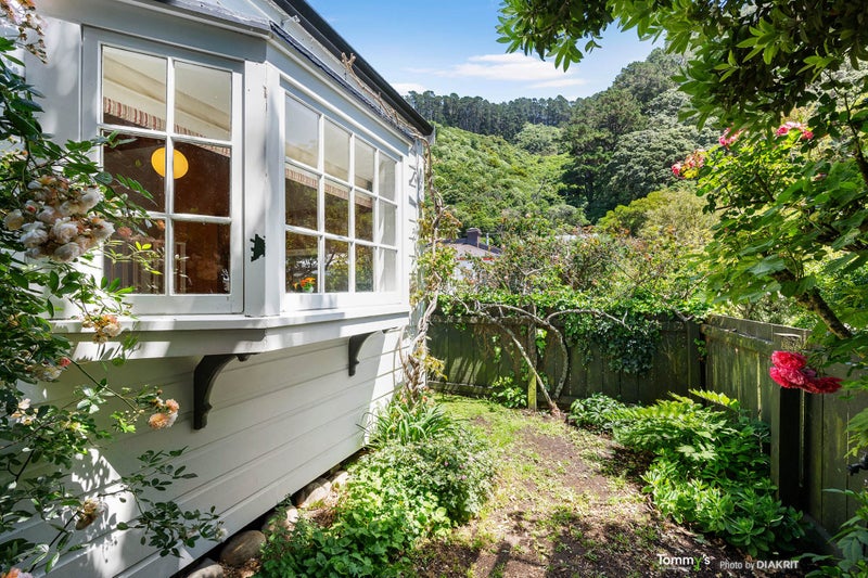 12 Poplar Grove, Thorndon, Wellington - Carousel 2