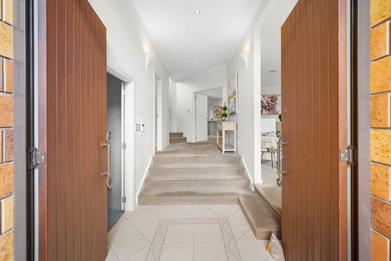 7 Kingsgate Place, Dannemora, Auckland - Carousel 2