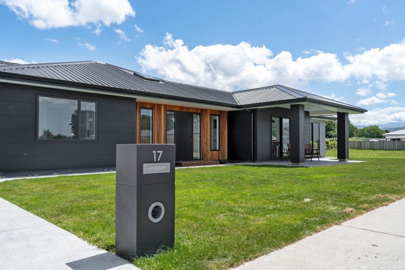 17 Madison Street, Carterton - Carousel 28