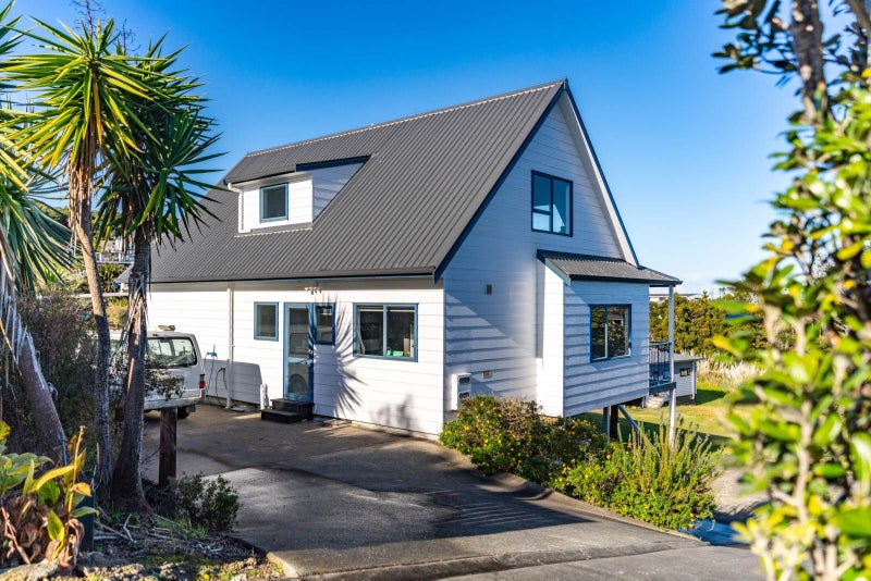 56 Cullen Street, Mangawhai Heads, Mangawhai - Carousel 1