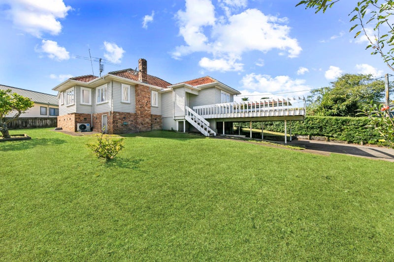1/44 View Road, Henderson, Auckland - Carousel 1
