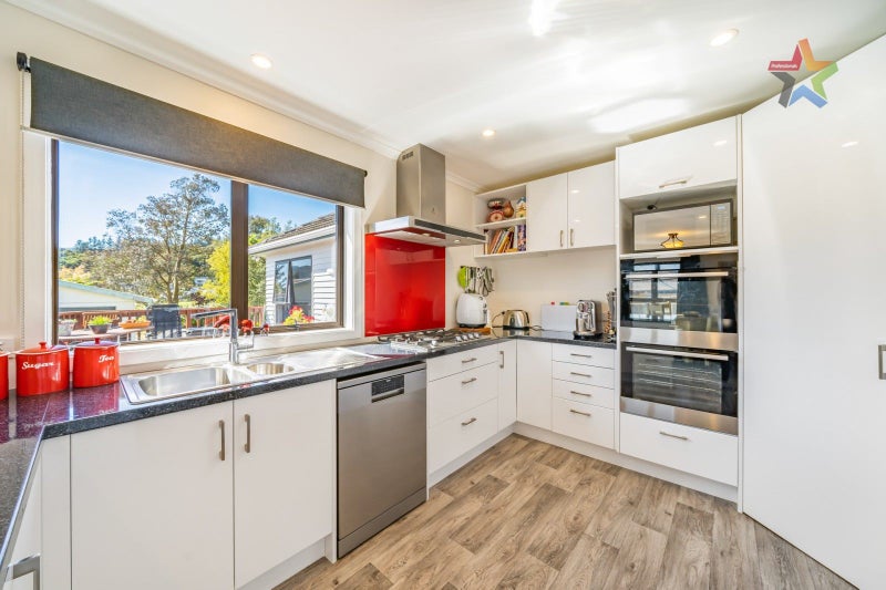 13 Lees Grove, Wainuiomata, Lower Hutt - Carousel 2