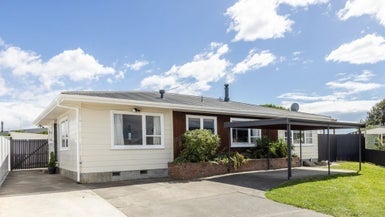 14 Gipps Place, Tamatea, Napier - Carousel 1