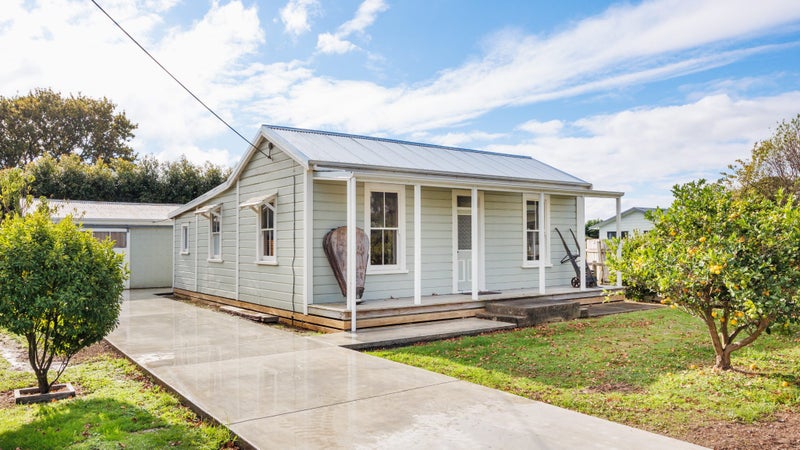 12 Ngaire Street, Longburn, Palmerston North - Carousel 1
