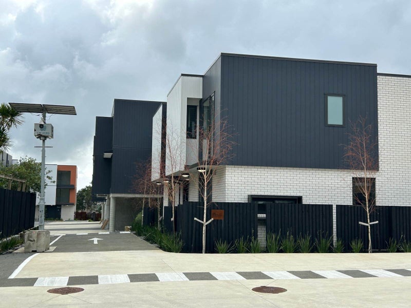 5/3 Treasure Lane, TE ATATU SOUTH, AUCKLAND - Carousel 1