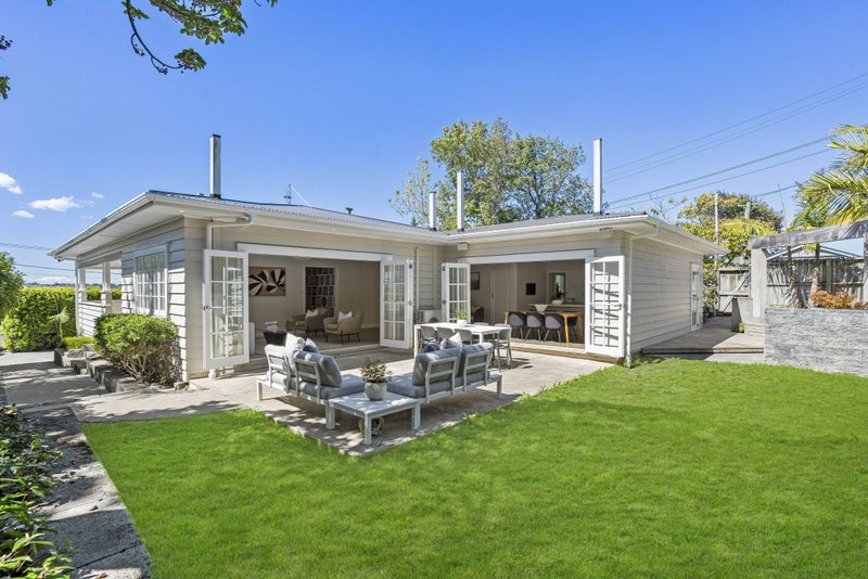 1B Highland Road, Mount Albert, Auckland - Carousel 2