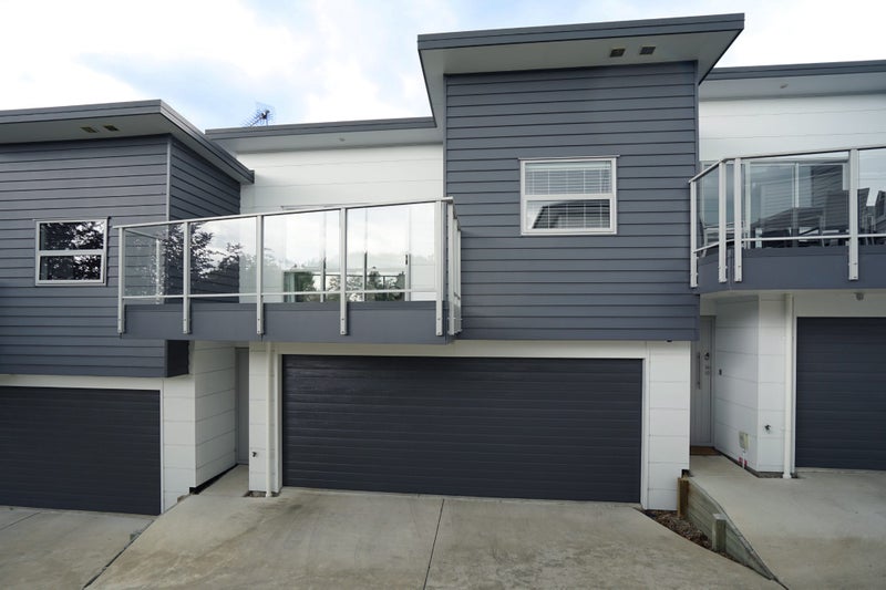 3/6 Dyer Street, Whitiora, Hamilton - Carousel 1