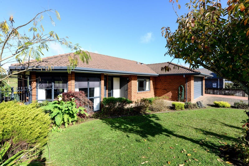 7 Friesian Place, Grandview Heights, Hamilton - Carousel 1