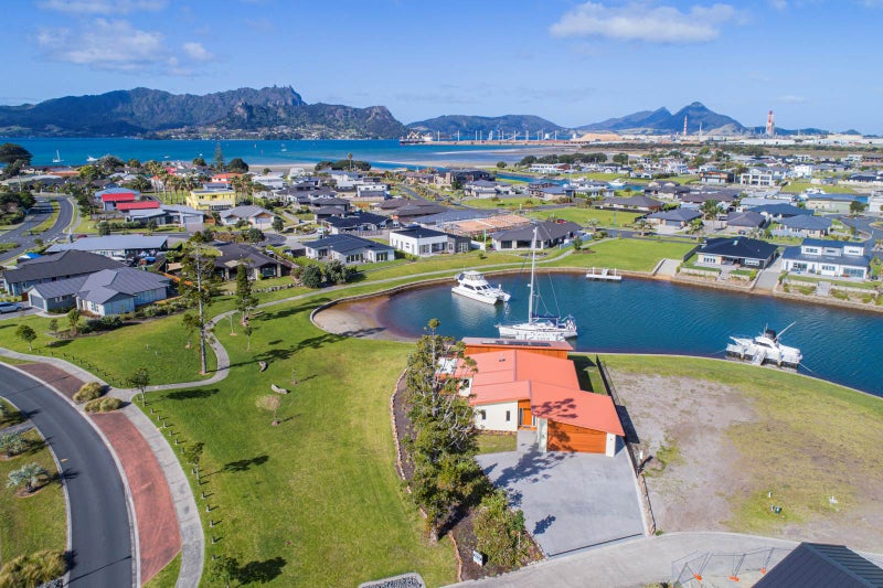 17 Stace Hopper Drive, One Tree Point - Carousel 2