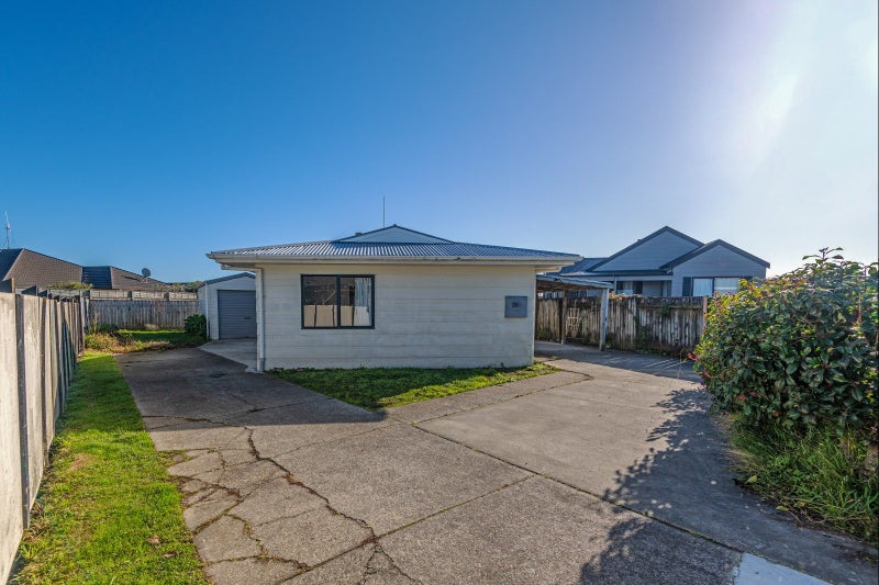 28B Chelmarsh Place, Highbury, Palmerston North - Carousel 2
