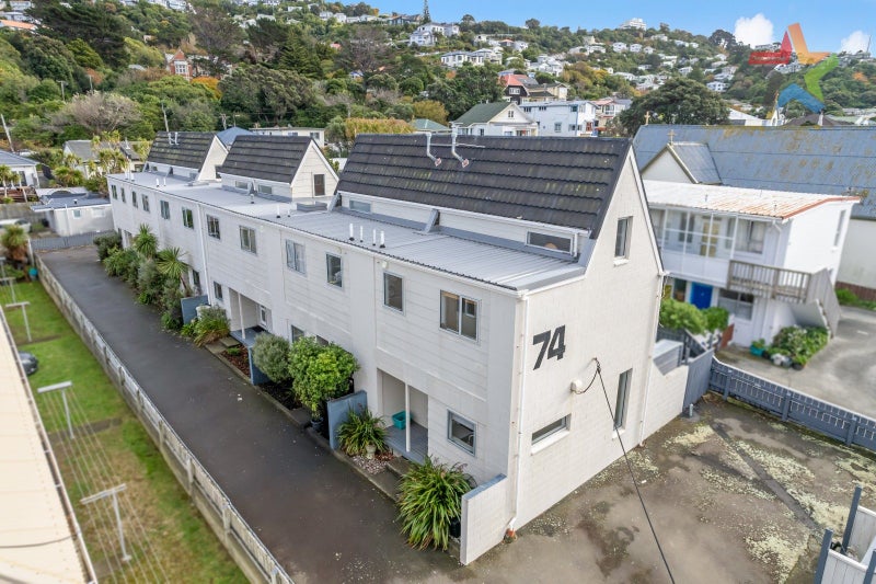 4/74 Freyberg Street, Lyall Bay, Wellington - Carousel 1
