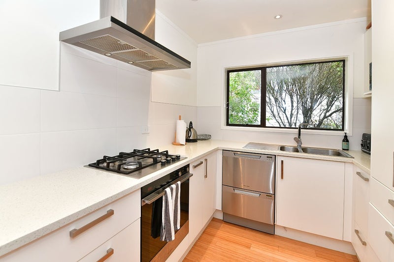 2/6 Holland Road, Hillcrest, Auckland - Carousel 2