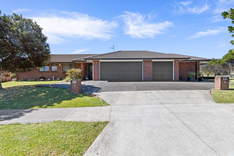 18 Carlingford Drive, East Tamaki, Auckland - Carousel 1