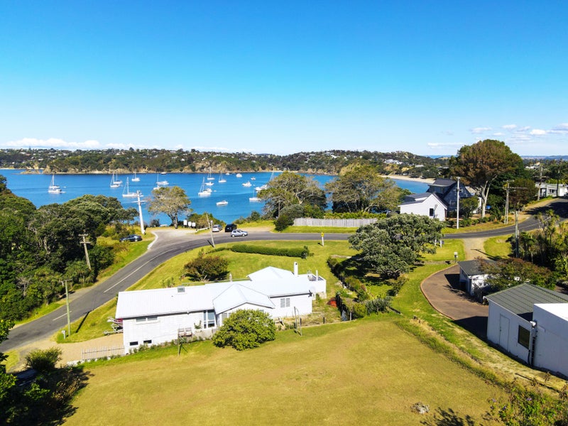 39 Korora Road, Oneroa, Waiheke Island - Carousel 2