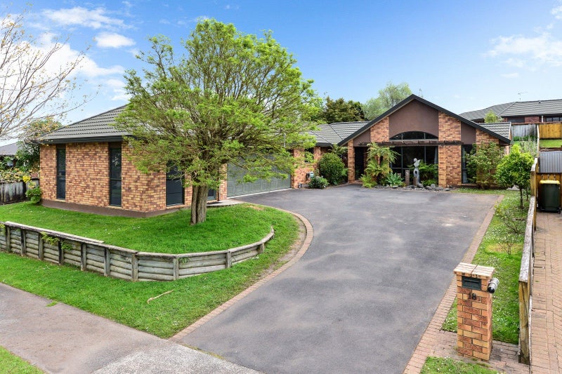 18 Limousin Place, Grandview Heights, Hamilton - Carousel 1