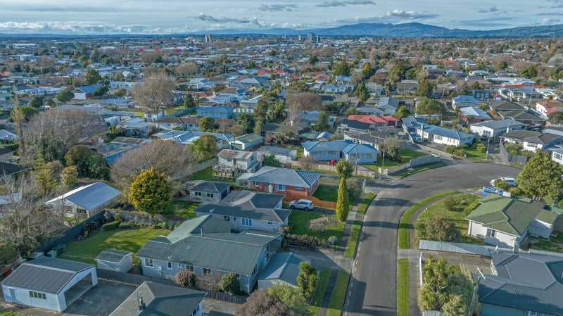 5 Ilford Place, Awapuni, Palmerston North - Carousel 23