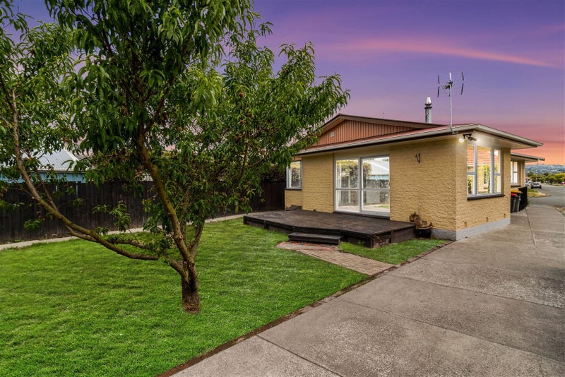15 Arran Crescent, Woolston, Christchurch - Carousel 21