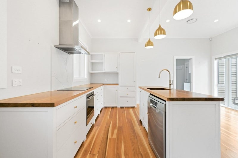 8 Matai Street, Maeroa, Hamilton - Carousel 2