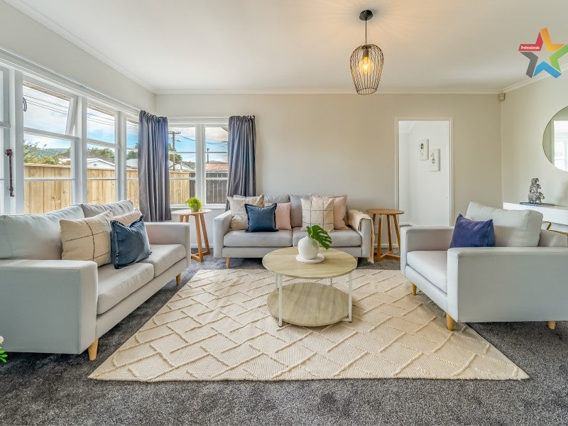 15 Barton Grove, Naenae, Lower Hutt - Carousel 1