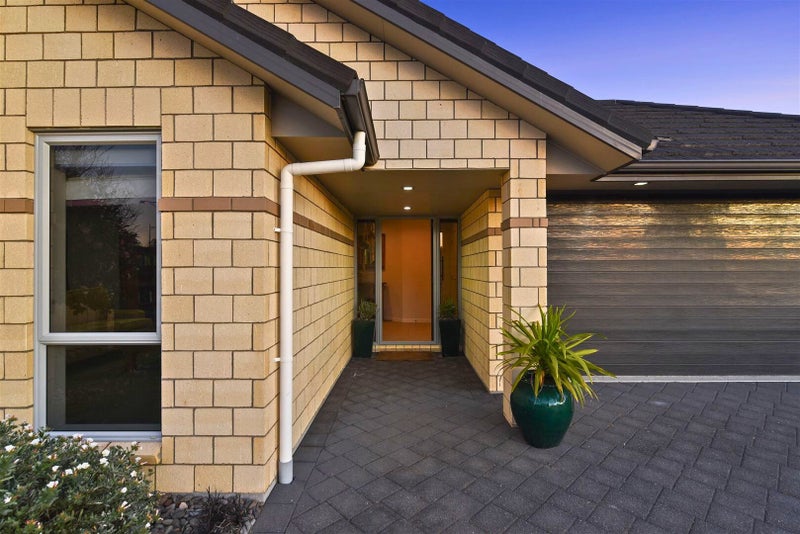 34 Somerton Drive, Huntington, Hamilton - Carousel 2