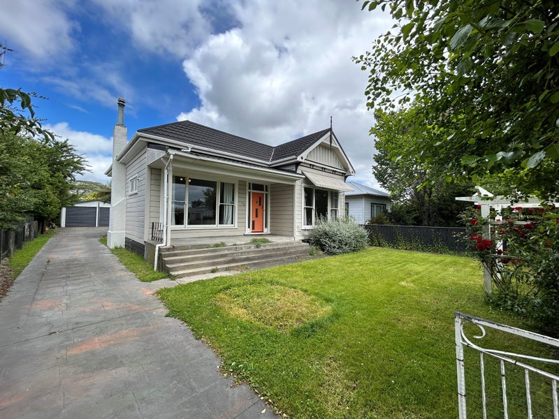 702 Avenue Road West, Saint Leonards, Hastings - Carousel 10