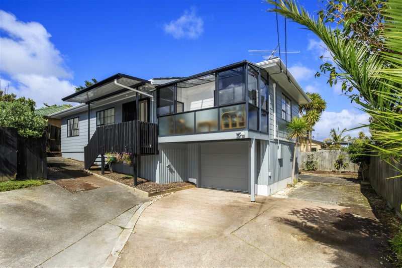 1/1066 Beach Road, Torbay, Auckland - Carousel 1