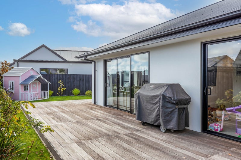 13 Selfe Crescent, Burwood, Christchurch - Carousel 21