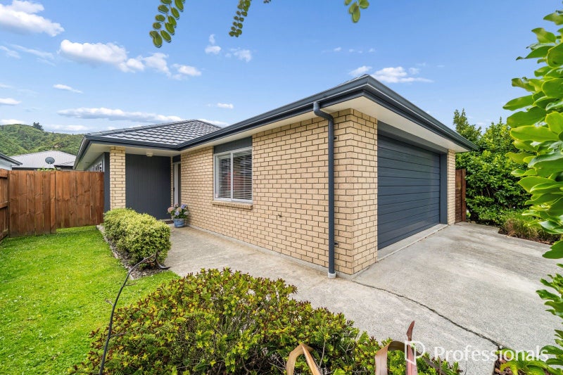 98 Farmer Crescent, Taita, Lower Hutt - Carousel 1