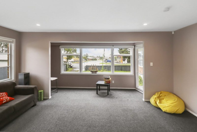 32 Myers Road, Manurewa East, Auckland - Carousel 1