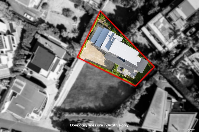 14 Okahu Street, Orakei, Auckland - Carousel 45