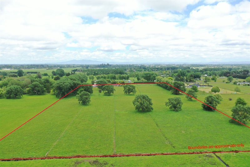 282 Marshmeadow Road, Hamilton - Carousel 1