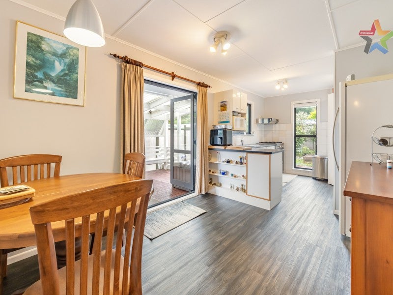 325 Wellington Road, Wainuiomata, Lower Hutt - Carousel 2