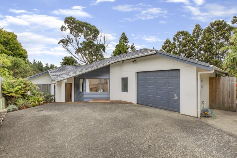 1/1014 East Coast Road, Fairview Heights, Auckland - Carousel 1