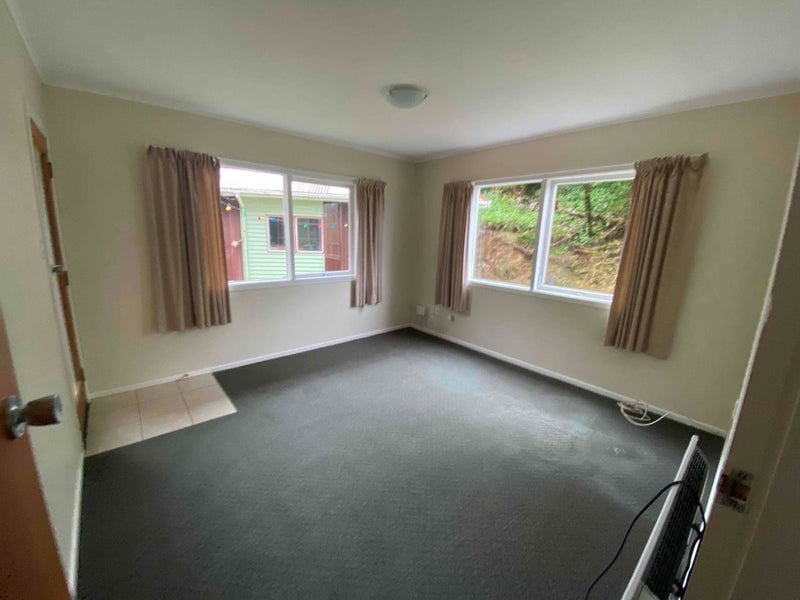 50 Makara Road, Karori, Wellington - Carousel 2