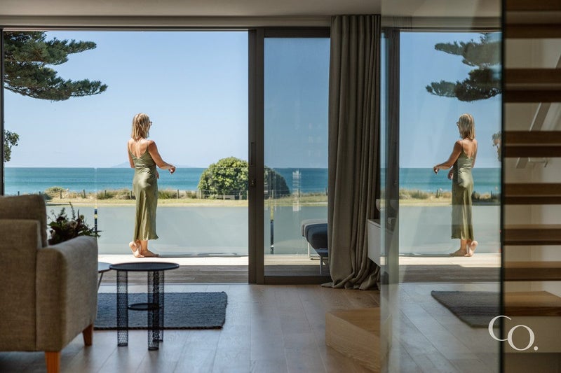 13A MARINE PARADE, Mount Maunganui, Tauranga - Carousel 1