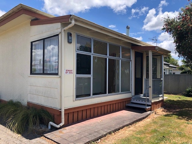 505 Grove Road, Mayfair, Hastings - Carousel 1