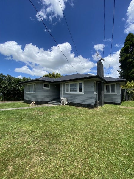 12 Brocas Avenue, Hillcrest, Hamilton - Carousel 1