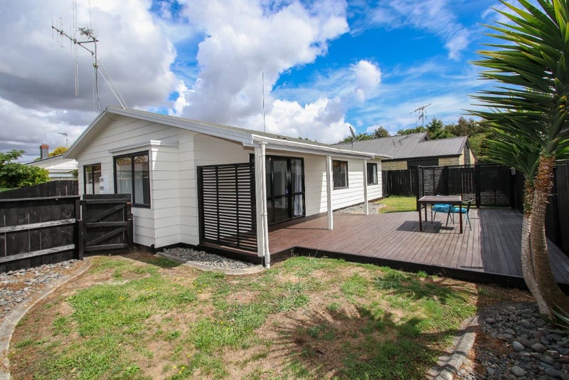 11A East Street, Claudelands, Hamilton - Carousel 1