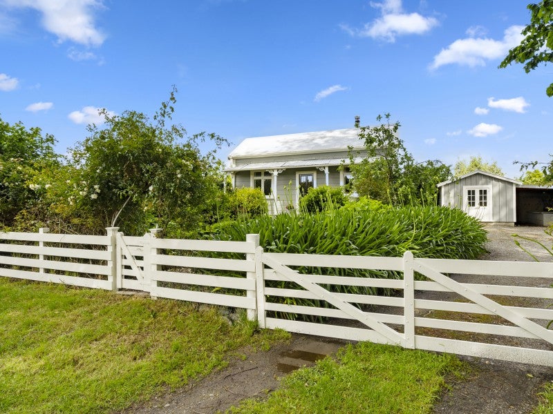 90 Cemetery Road, Sanson, Palmerston North - Carousel 1