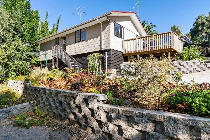 21 Lilburn Crescent, Massey, Auckland - Carousel 2